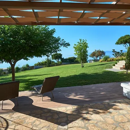 Private 3- Ierissos Villa Develíkia